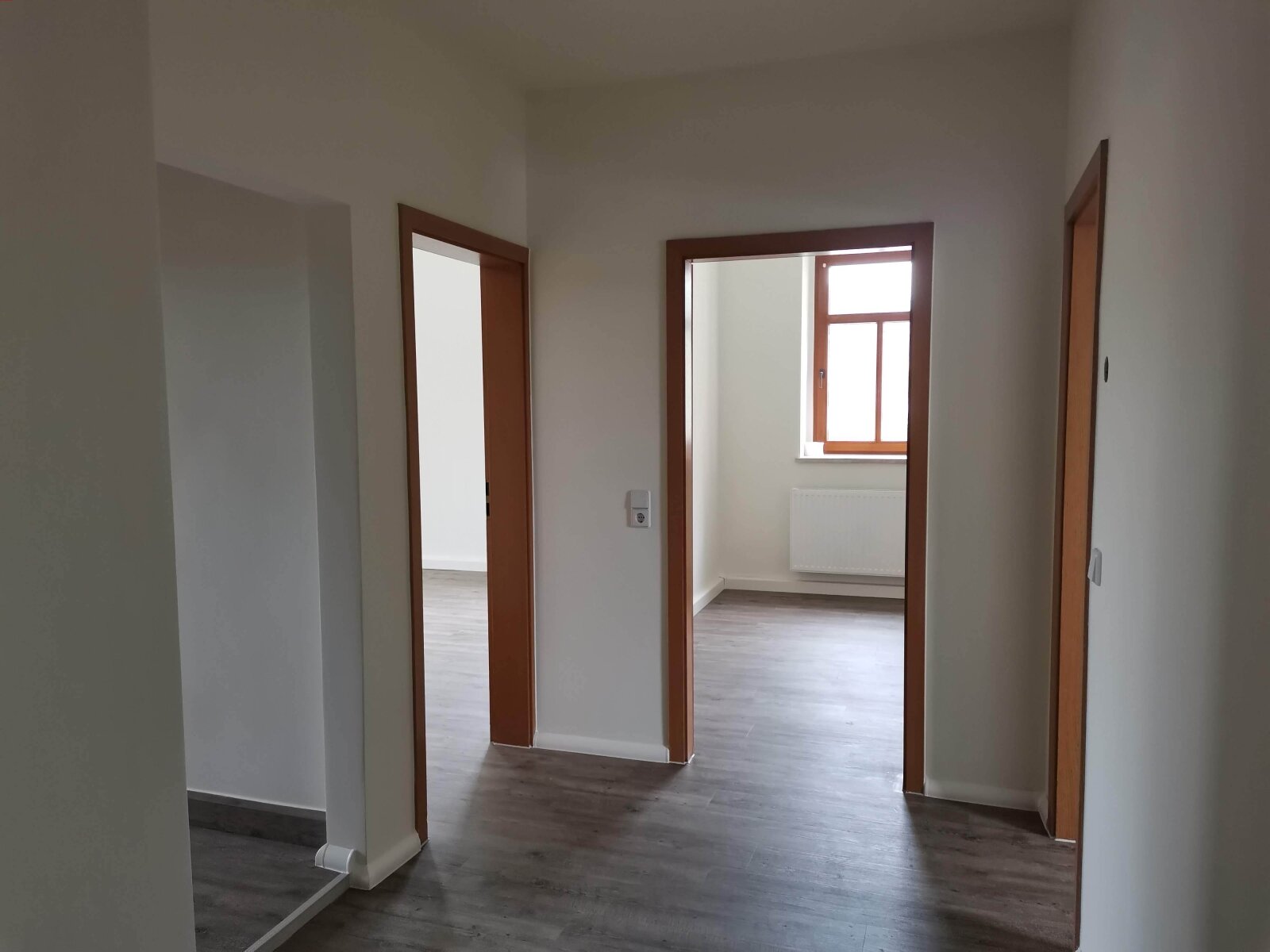 Flur - Bad, Wohnzimmer, Kinderzimmer und Küche